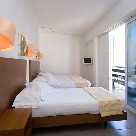 Es Mitjorn Hotel San Antonio  Ngoại thất bức ảnh