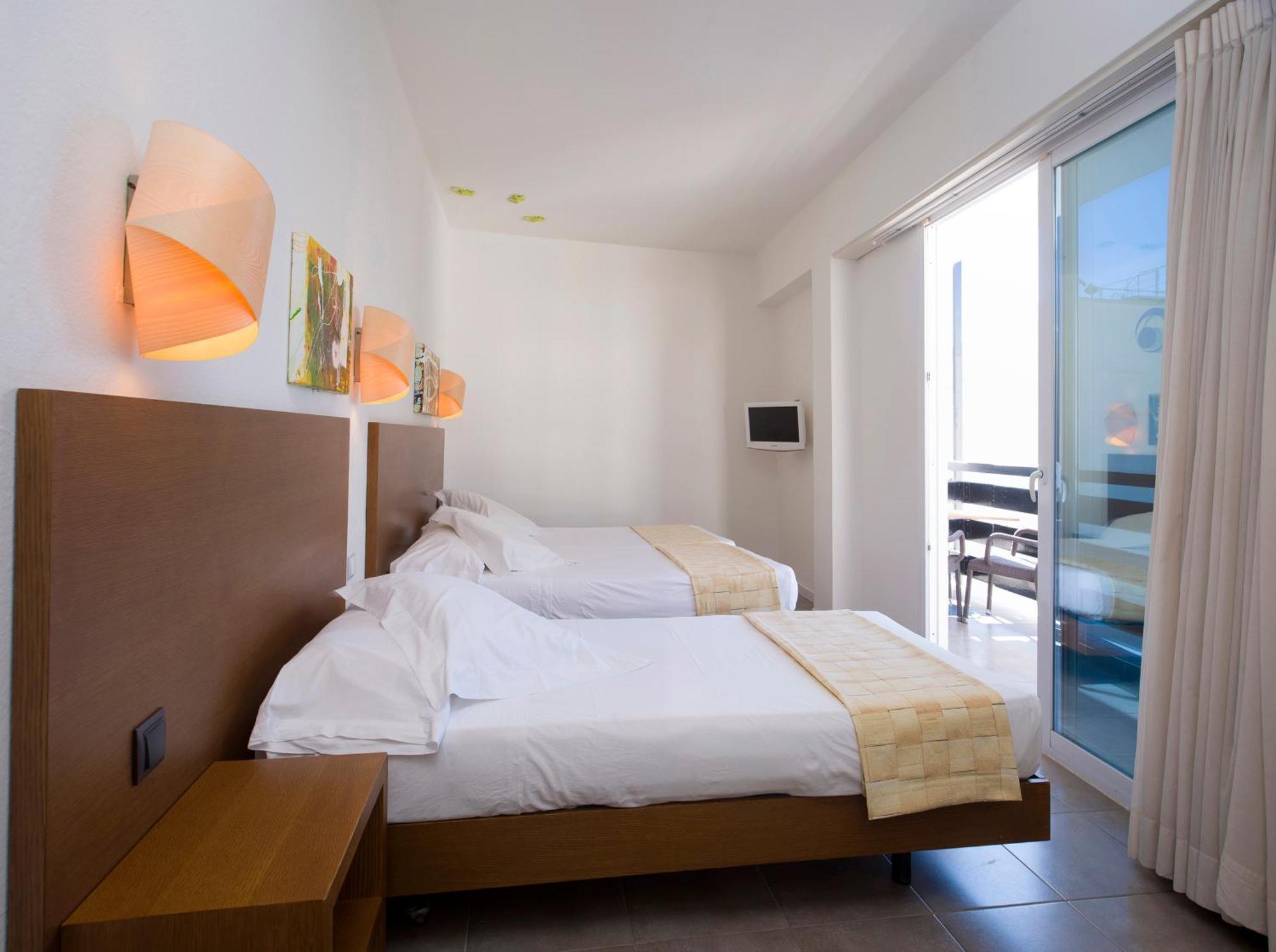 Es Mitjorn Hotel San Antonio  Ngoại thất bức ảnh