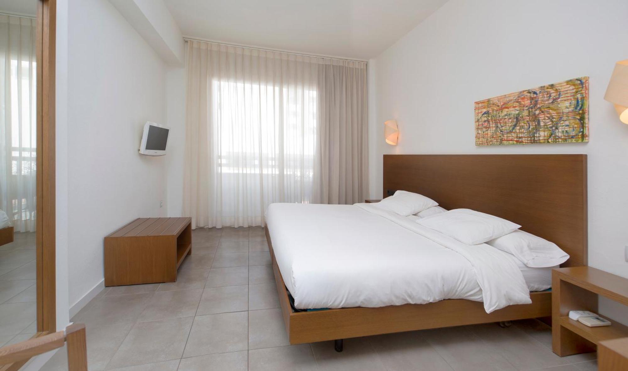 Es Mitjorn Hotel San Antonio  Ngoại thất bức ảnh