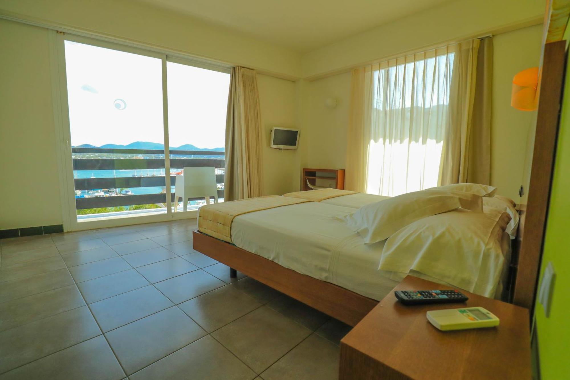 Es Mitjorn Hotel San Antonio  Ngoại thất bức ảnh