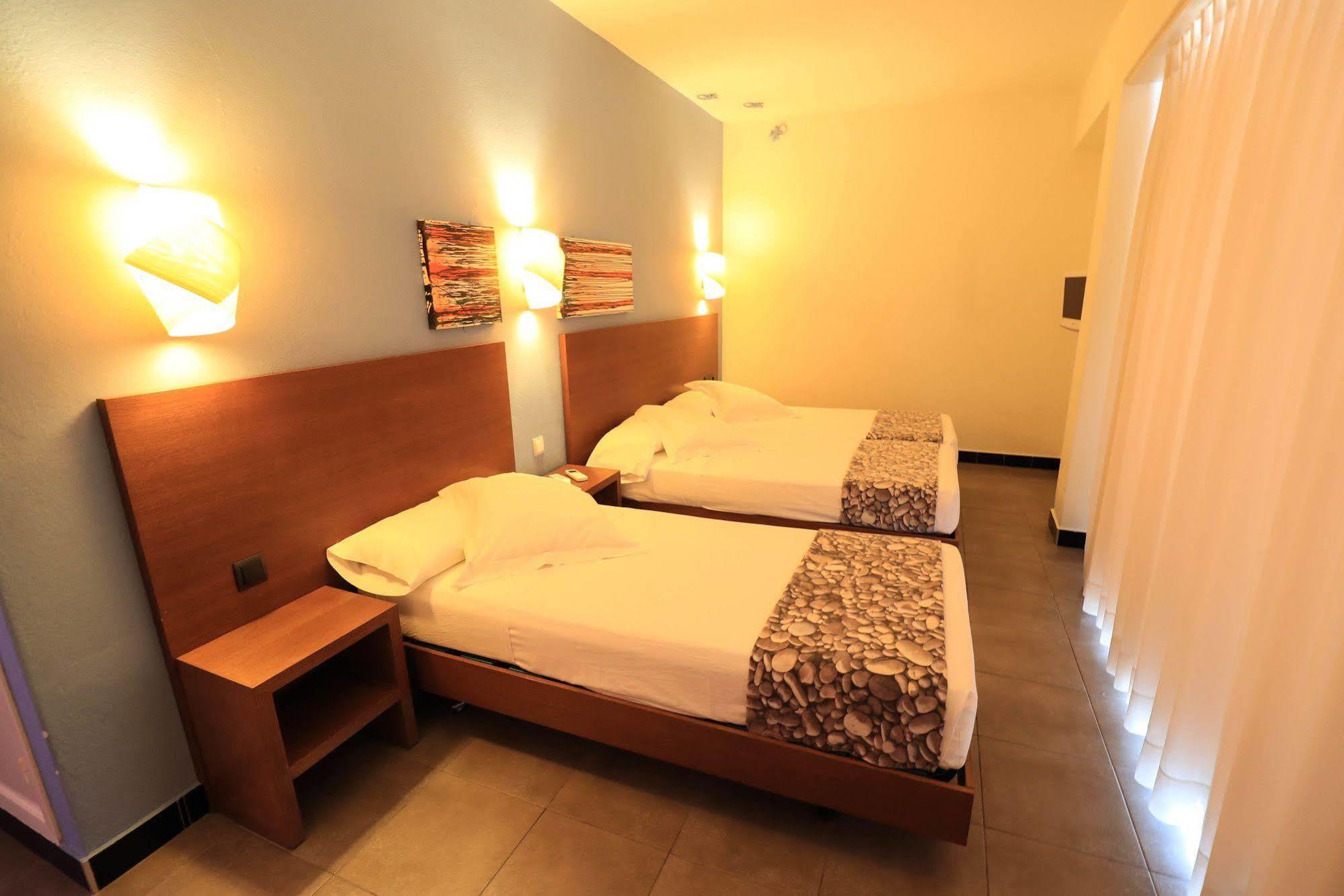 Es Mitjorn Hotel San Antonio  Ngoại thất bức ảnh