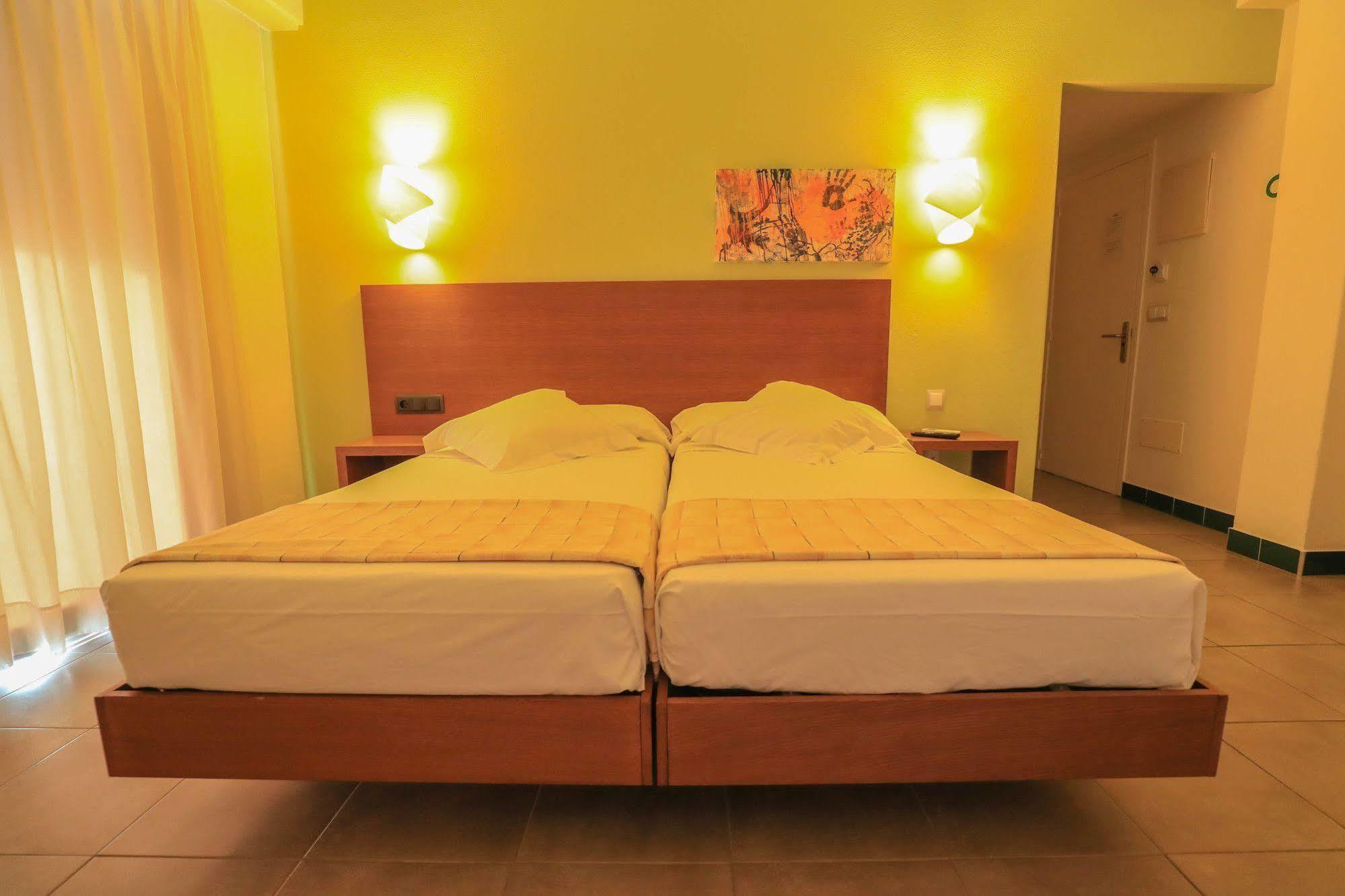Es Mitjorn Hotel San Antonio  Ngoại thất bức ảnh